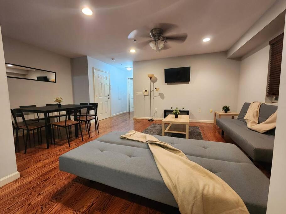 Luxury 2 Bed Apt, Mins To Nyc! Union City Exterior foto